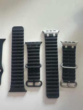 Correas Apple Watch Negras y Plateadas