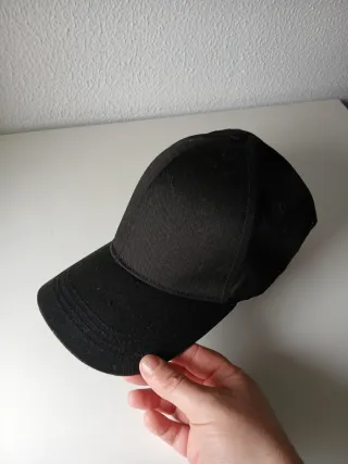 Gorra negra