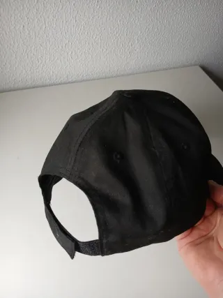 Gorra negra