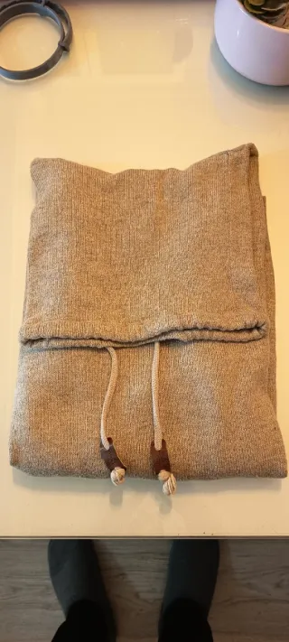 Jersey de lana beige cuello chimenea