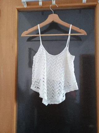 Top blanco de tirantes encaje