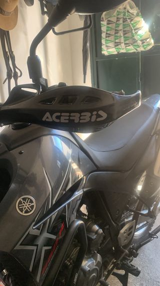 Yamaha XT660R Moto Adventure Negra