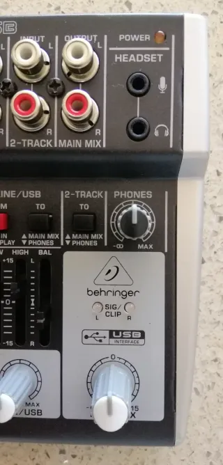 Mezclador Behringer Xenyx 302USB