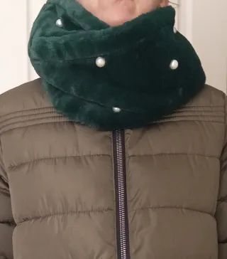 Bufanda de Cuello verde con perlas