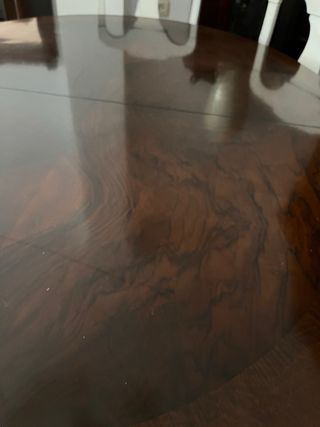 Mesa redonda y 6 sillas