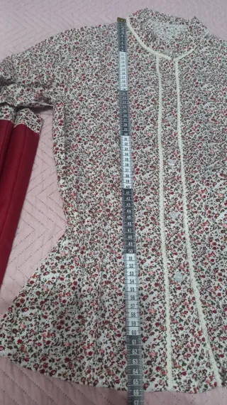 Traje de aldeana estampado talla 14 con toquilla