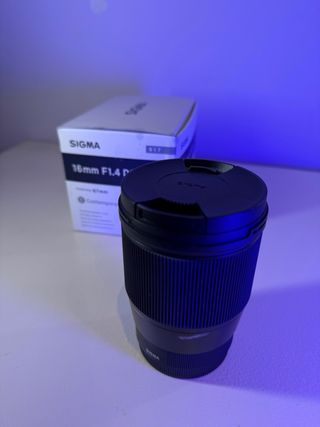 Lente Sigma 16mm F1.4 DC DN