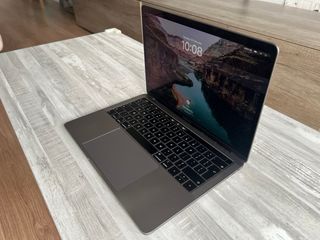 MacBook Pro 13.3 A1989 2019 i7