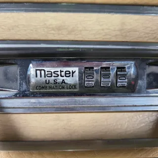 Valigia vintage gialla