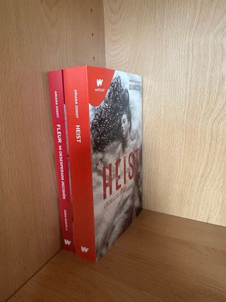 Libro FLEUR y Libro HEIST (los vendo juntos)