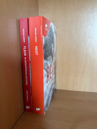 Libro FLEUR y Libro HEIST (los vendo juntos)