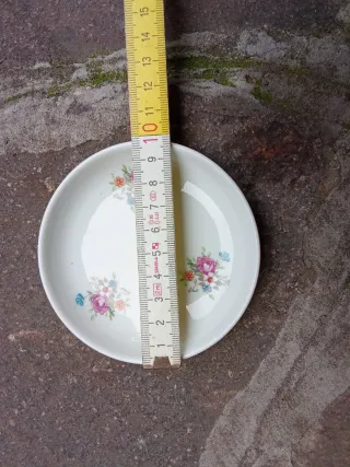 Piattino in porcellana con fiori Richard Ginori