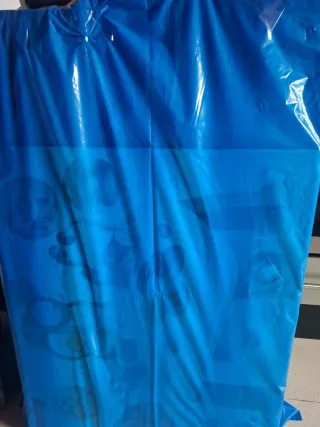 Lote: Mesa actividades, cubo, pijamas y chupetes