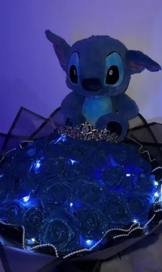 Ramo Rosas Eternas Glitter Stitch Tiara Luces