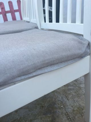 MESA EXTENSIBLE + 4 SILLAS.