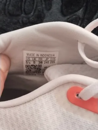 Zapatillas Adidas Blancas y Grises