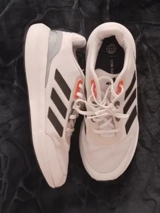 Zapatillas Adidas Blancas y Grises