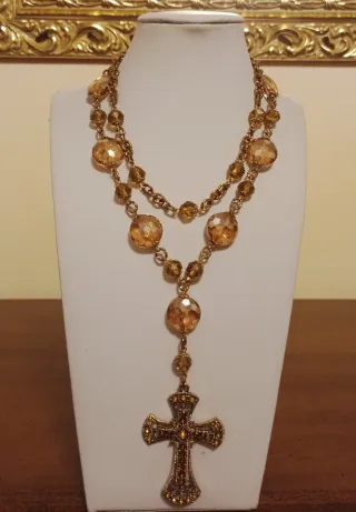 Collana retrò con pietre e croce