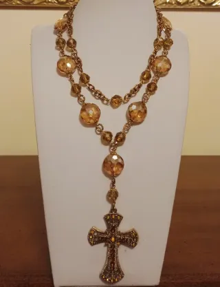 Collana retrò con pietre e croce