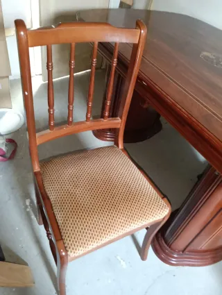 Mesa de comedor de madera elegante,con sus 6 silla