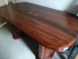 Mesa de comedor de madera elegante,con sus 6 silla