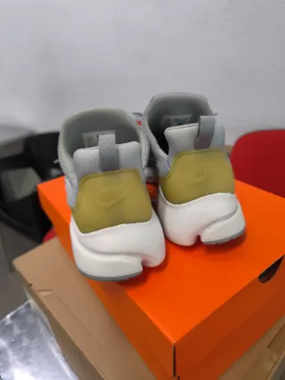 Zapatillas Nike Presto Grises y Blancas