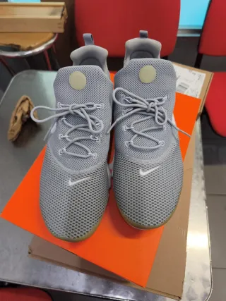 Zapatillas Nike Presto Grises y Blancas