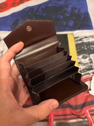 Tarjetero Guess Negro y Dorado Original