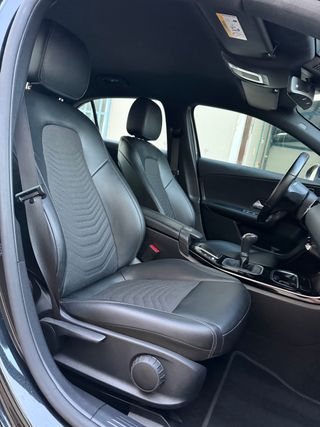 Mercedes-Benz Clase A 180 gasolina 2022