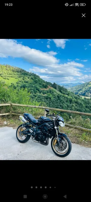 Triumph Street Triple 675R 2012 Negra/Dorada