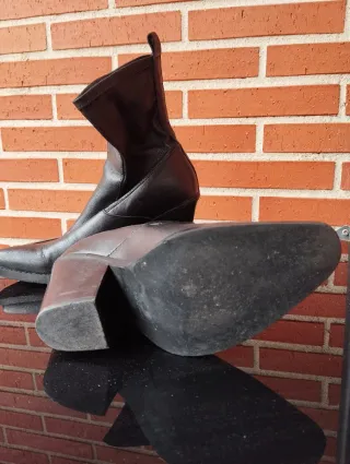 Botines de piel estilo cowboy negros