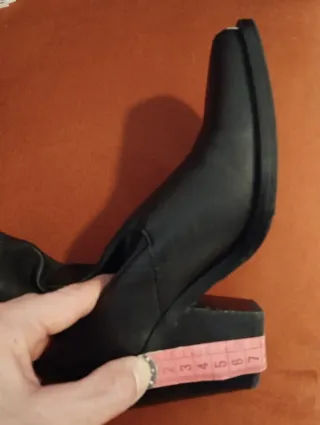 Botines de piel estilo cowboy negros