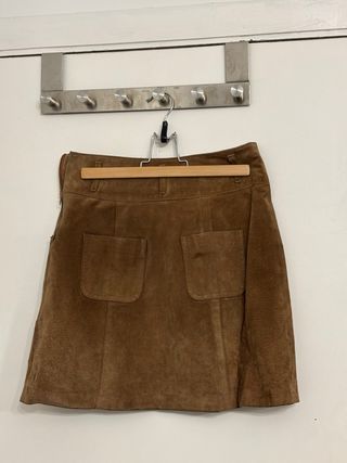 Falda de piel marrón talla 40