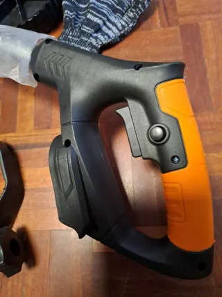 Desbrozadora con ruedas (sin baterías)