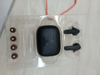 JBL Auriculares inalámbricos Bluetooth TUNE230NC