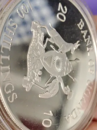 Moneda Plata  100 Chelines Uganda 2010 Oso Negro