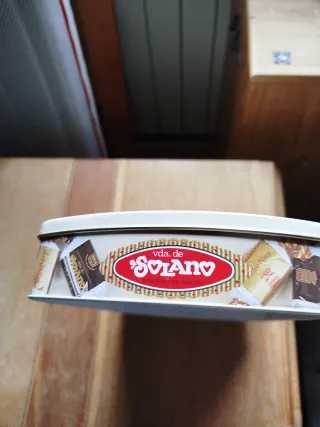 Lata antigua de caramelos