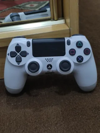 MANDO PS4 DE COLOR BLANCO