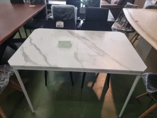 Mesa de cocina mármol y metal