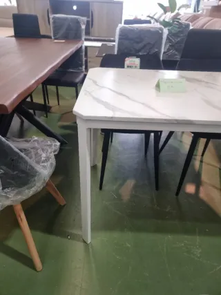 Mesa de cocina mármol y metal