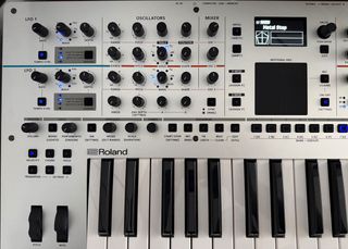 Roland Gaia SH-01 Sintetizador + Tapa