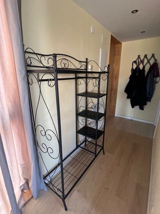 Estantería perchero