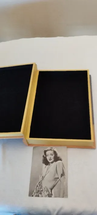 Caja libro madera diseño cine Casablanca