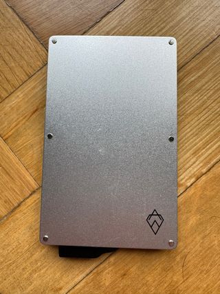 Tarjetero RFID antirrobo, metálico. Sin estrenar.