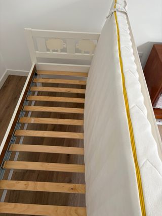 Cama infantil con colchón