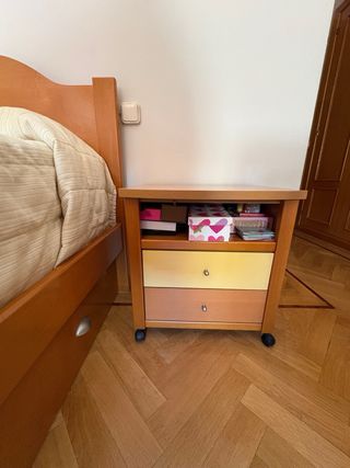 Habitacion juvenil de madera de haya