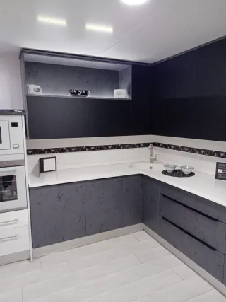 Cocina moderna piedra y madera