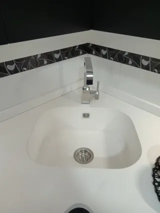 Cocina moderna piedra y madera