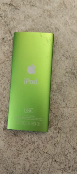 Memorex Mini Move+ iPod 16GB