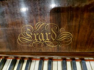 Piano Érard antiguo